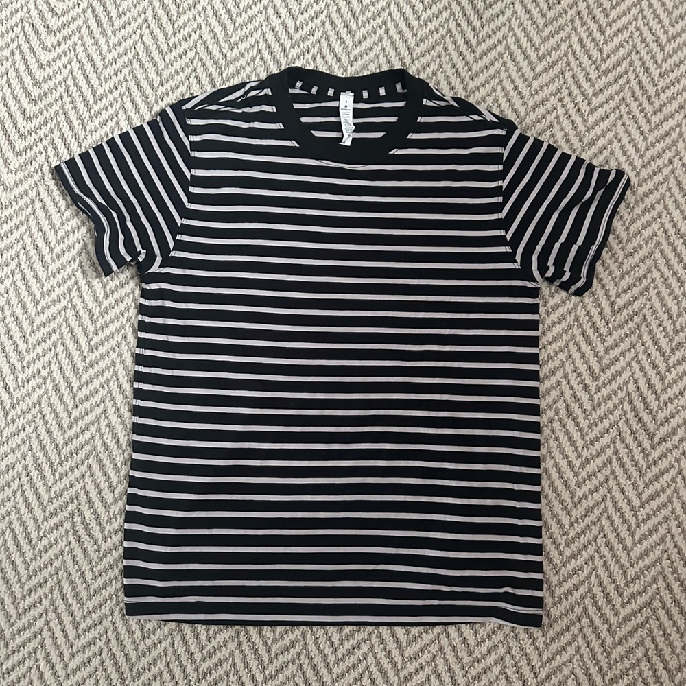Lululemon tee NWOT